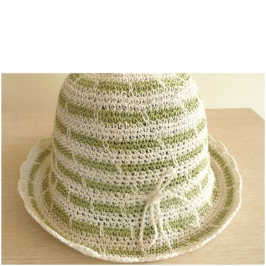 Women knitted hat 2