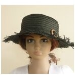 Moteriška vasarinė skrybėlė